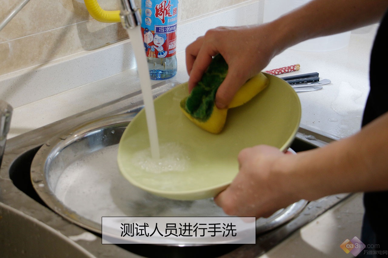 701评测 去油竟然如此轻松！新葡京娱乐城老板强力洗洗碗机W(图18)